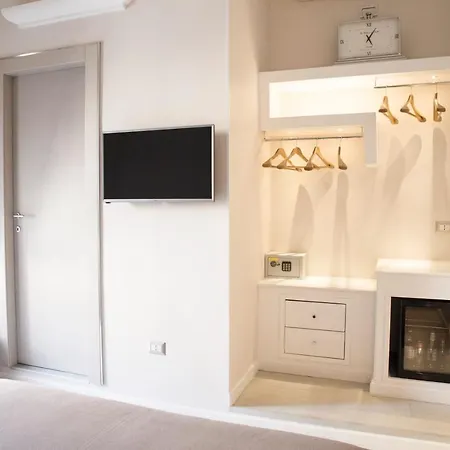 Royal Luxury 3* Napels