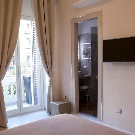 Royal Luxury 4* Neapel